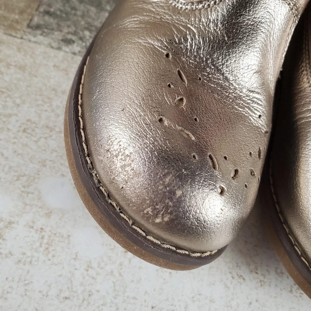 Stride Rite Stella Girls Ankle Boot Sz 10 W Gold Leather Side Zip Perforated Toe